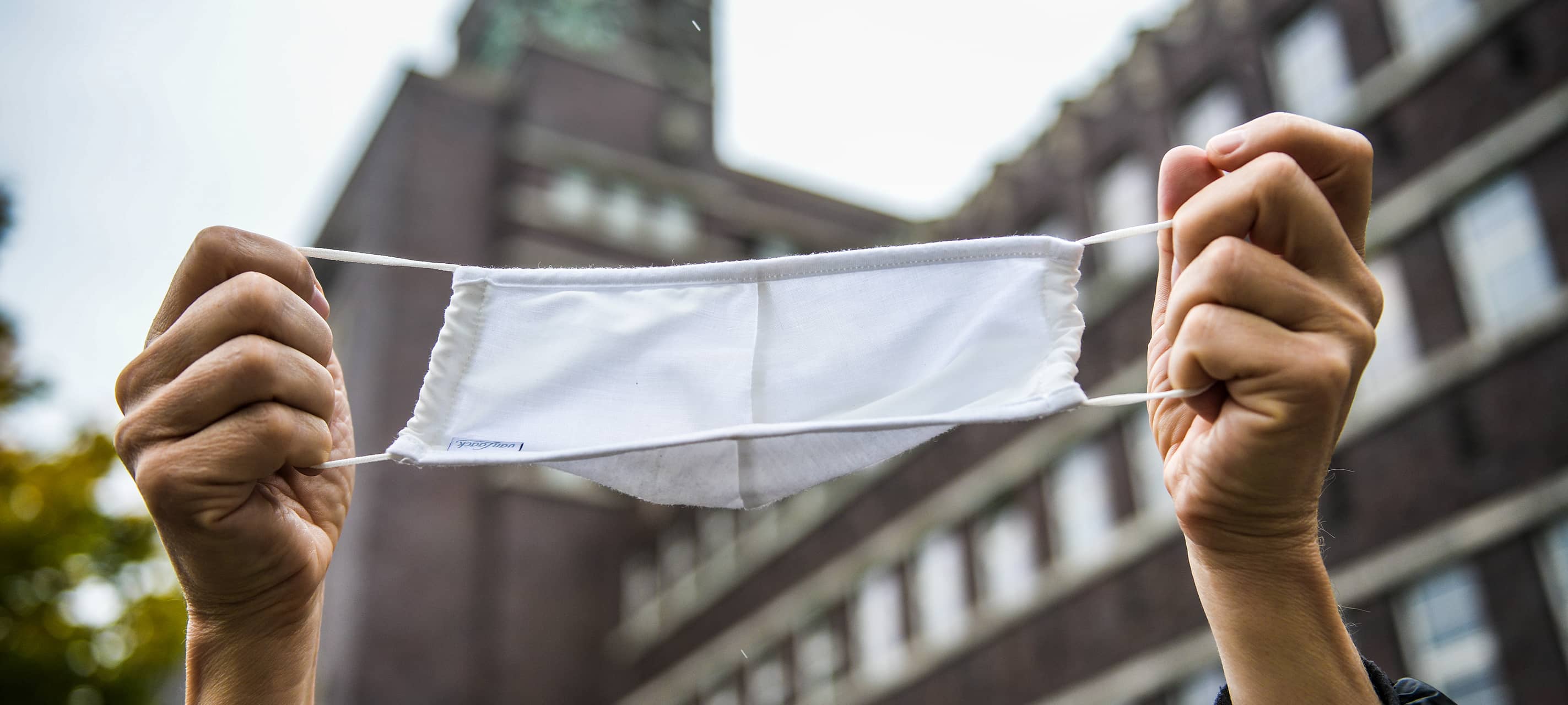 Hinweisschilder auf Maskenpflicht kommen